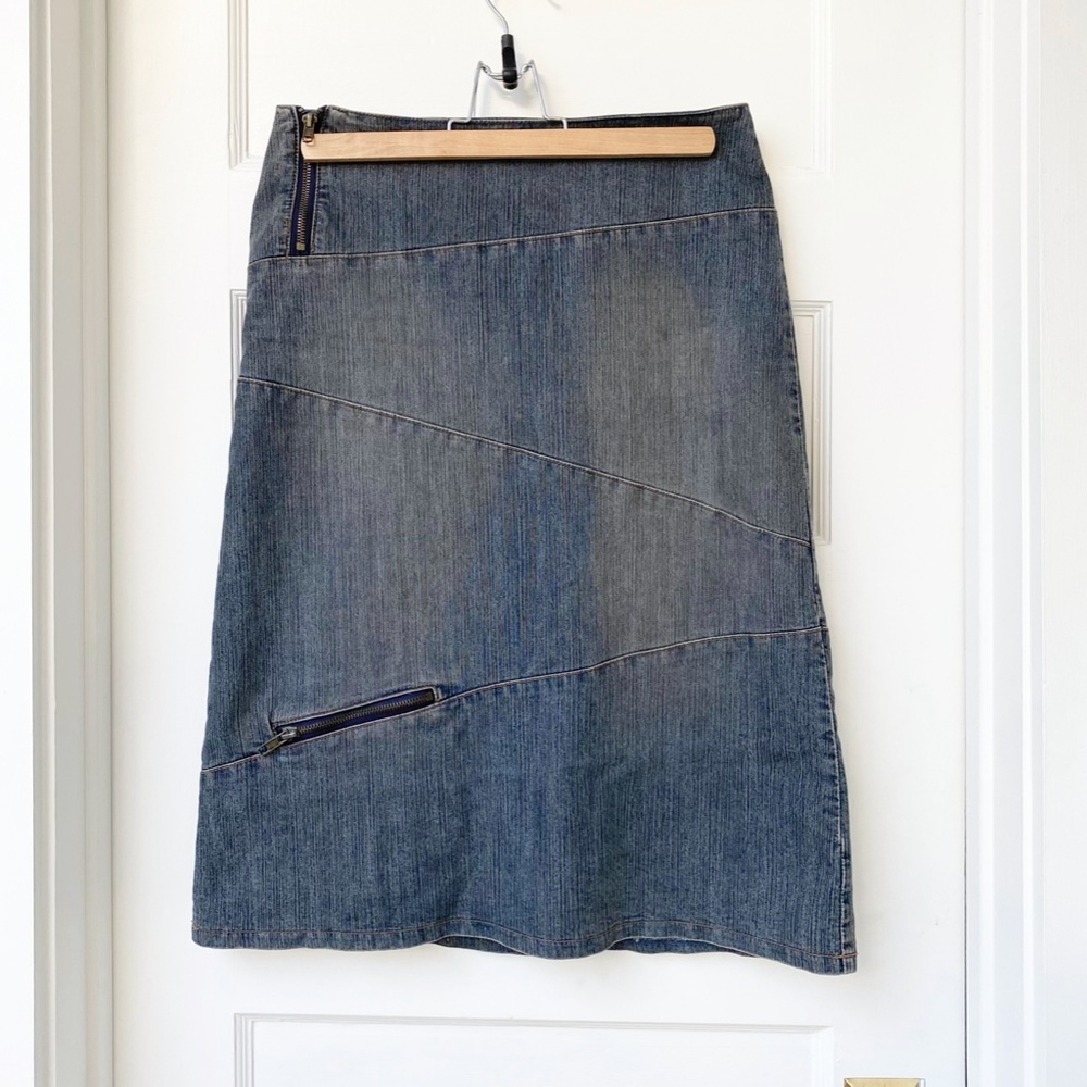 Denim skirt with Zipper Detail